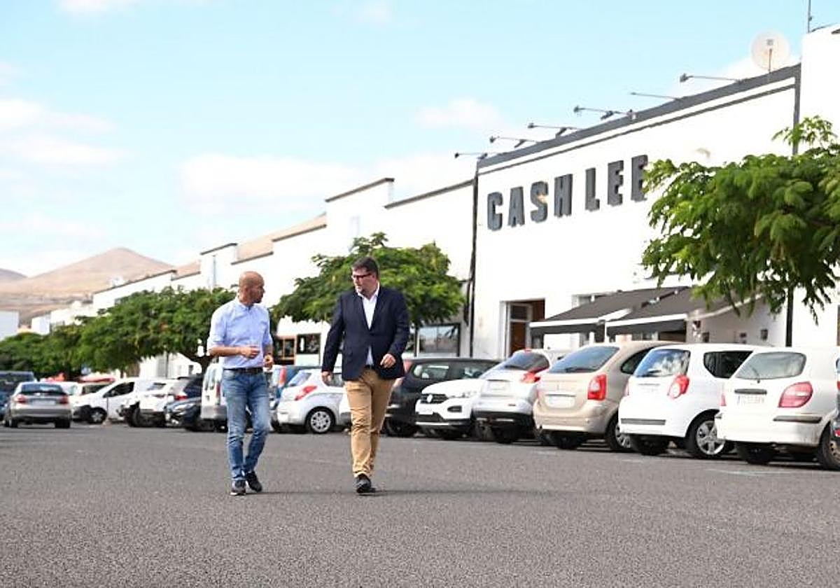 Autoridades en la zona industrial de Playa Honda.