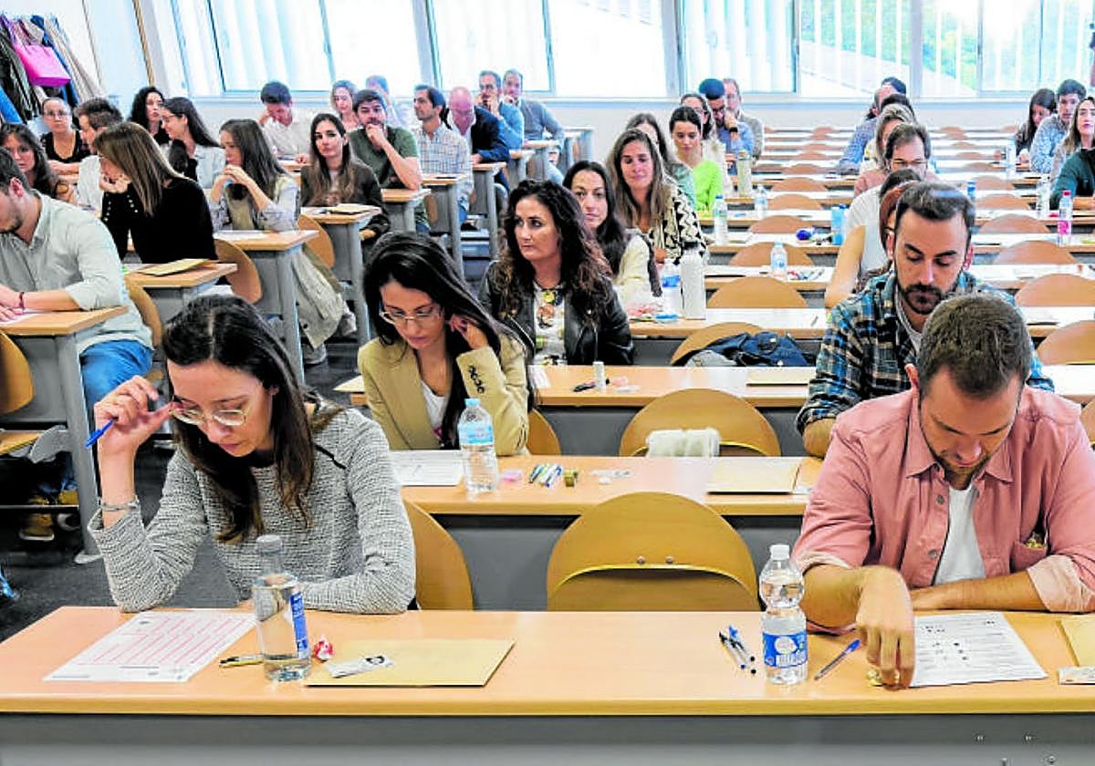 Imagen de archivo de personal médico opositando a una plaza de facultativo.