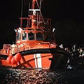 Un menor y 9 evacuados entre los 73 ocupantes de un cayuco desembarcados en Gran Canaria