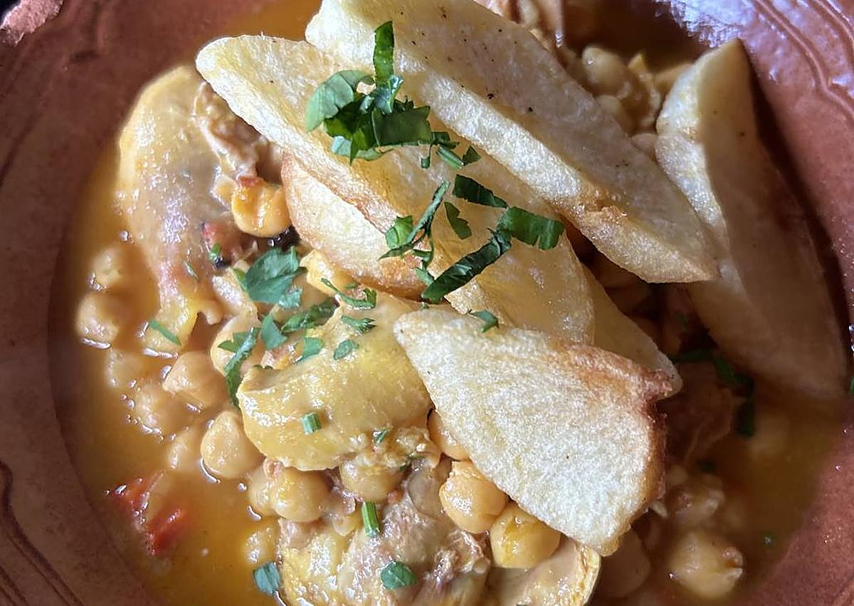 Imagen secundaria 1 - El Potaje de berros; la garbanzada y la parrillada. / Mario Hernández Bueno