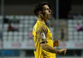 Iván Gil celebra un gol con el Andorra.