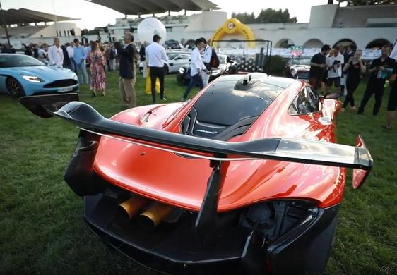 Maspalomas acoge por primera vez en Canarias el evento AutoBello, un exclusivo concurso de elegancia dirigido a coleccionistas de coches y relojes.