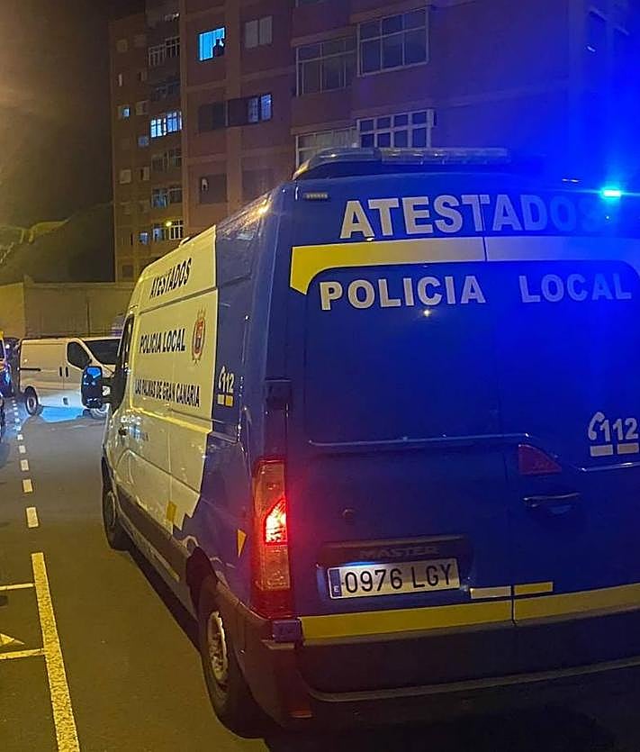 Imagen secundaria 2 - Choca contra tres vehículos en Miller Bajo y quintuplica la tasa máxima de alcoholemia