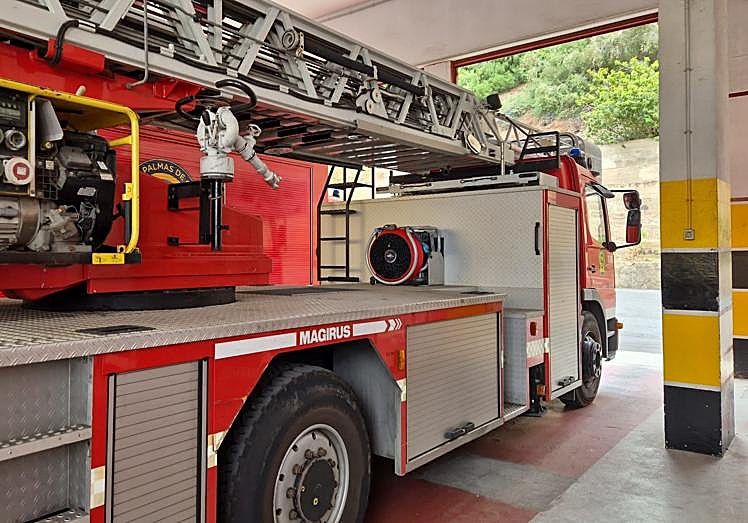 Otra perspectiva del camión afectado.