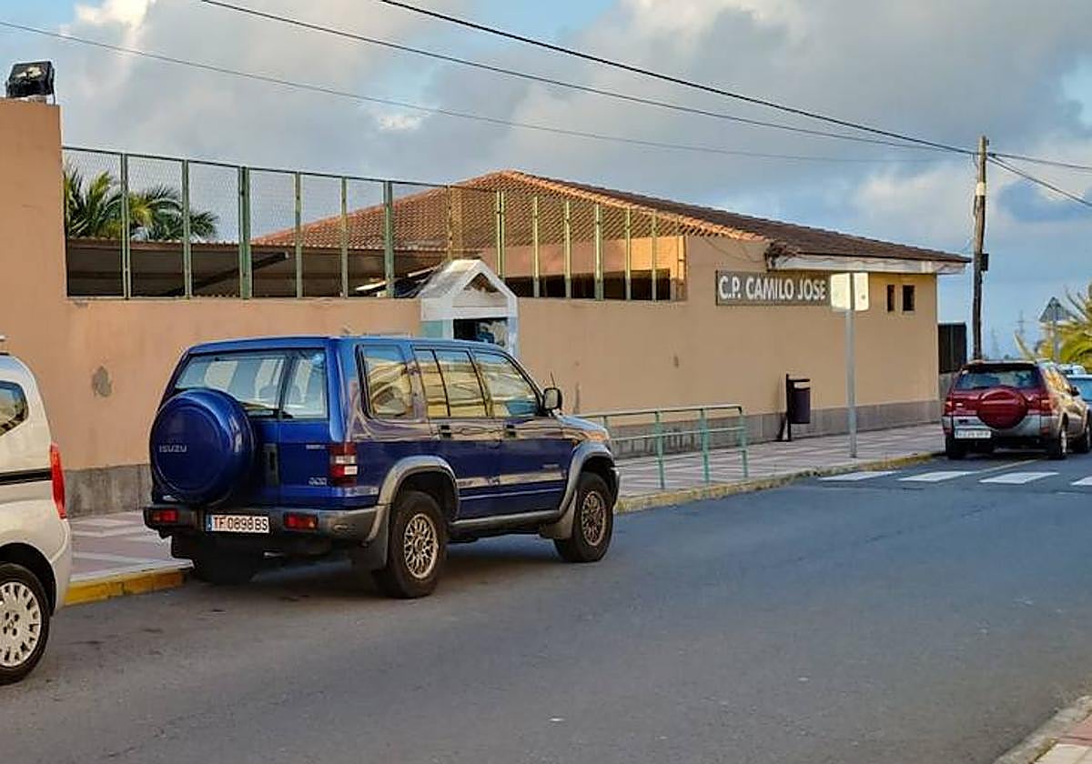 Imagen de archivo de la fachada del colegio Camilo José Cela.