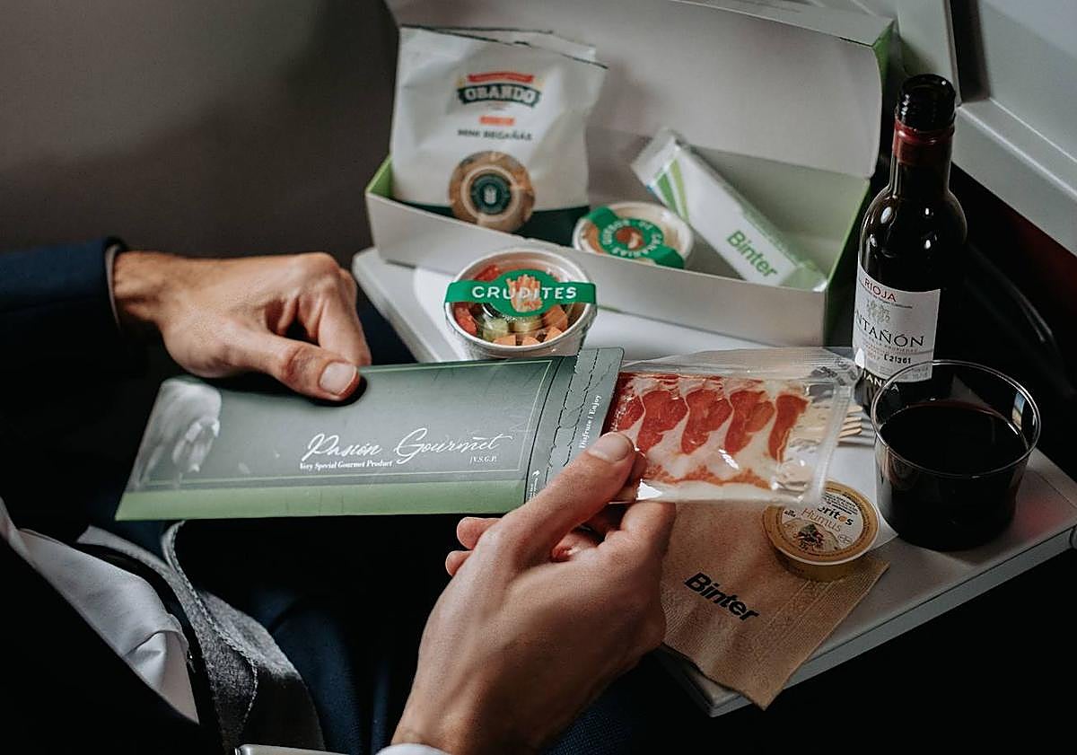 Imagen principal - Binter celebra sus 35 años con descuentos del 35% en vuelos nacionales e internacionales