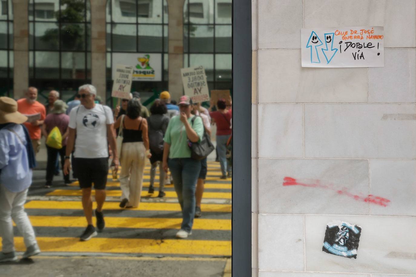 La Isleta reivindica el doble sentido de la calle José Guerra