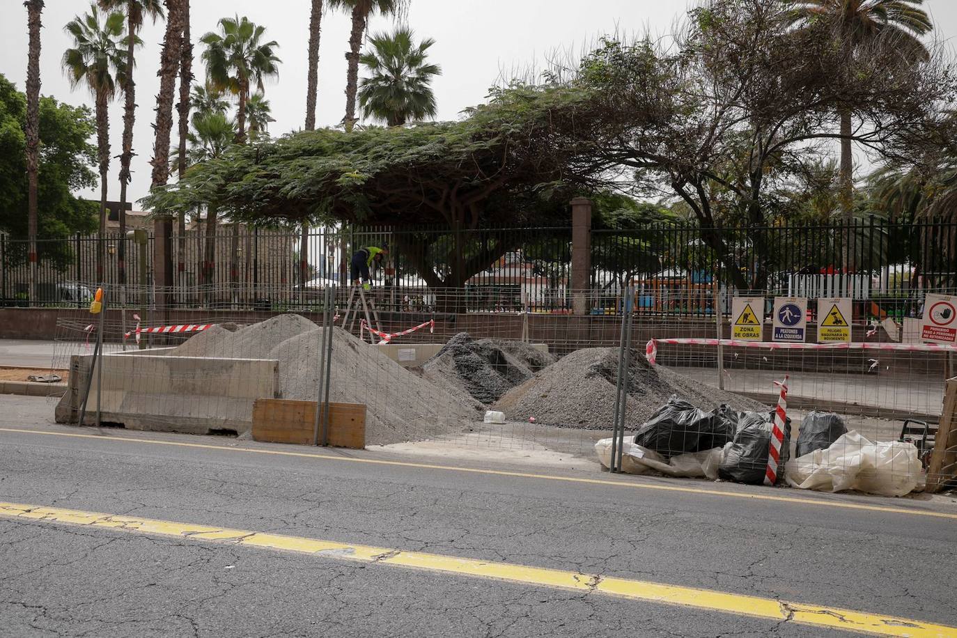 La Isleta reivindica el doble sentido de la calle José Guerra