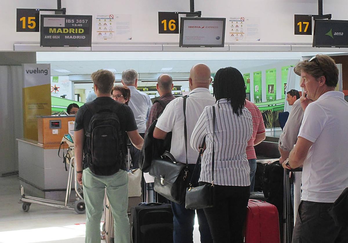 Pasajeros en el aeropuerto de Lanzarote.