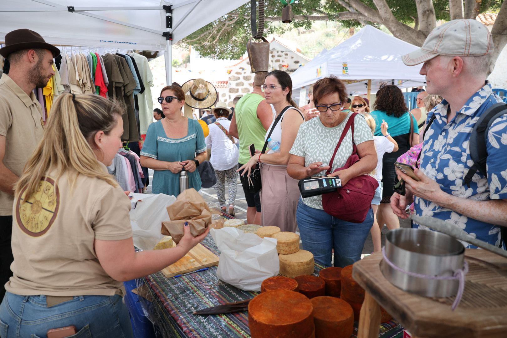 La feria de la mujer rural en Fataga, en imágenes