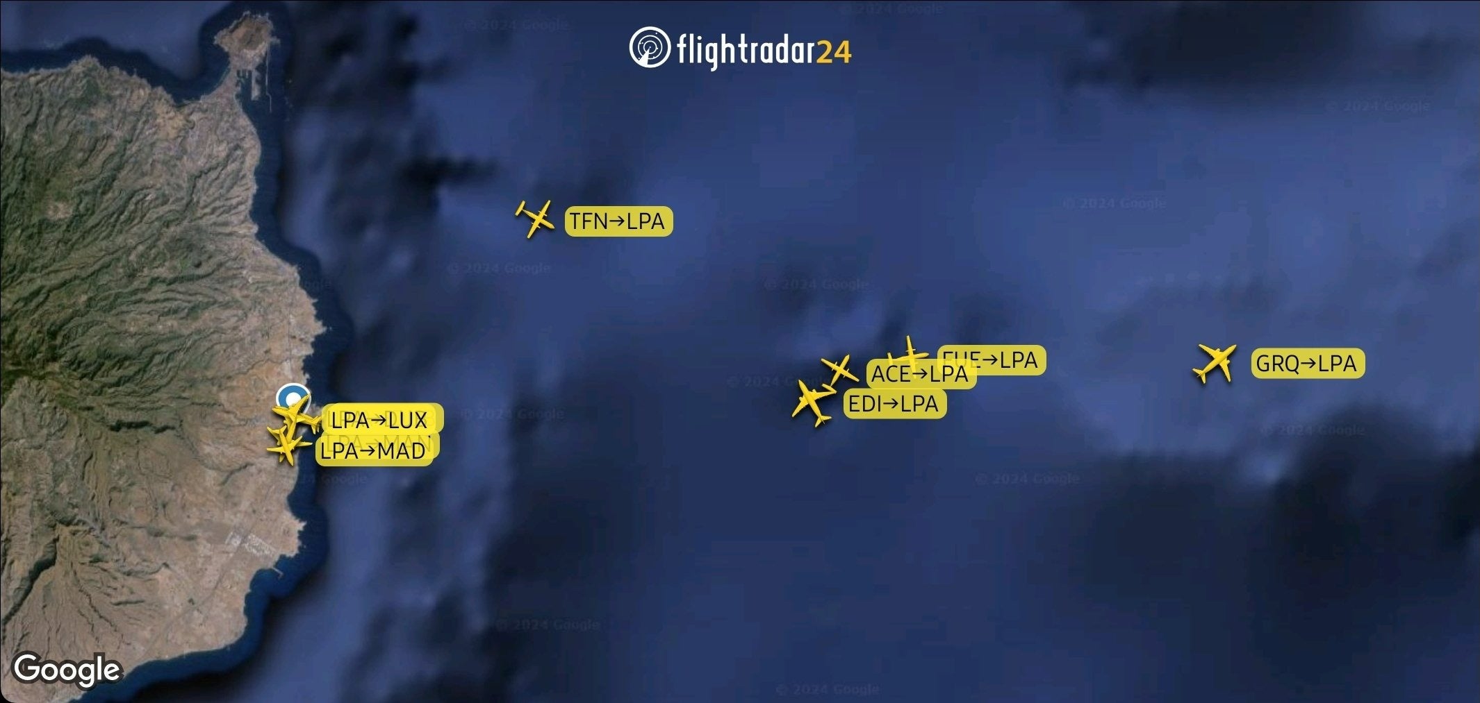 Imagen secundaria 1 - El aeropuerto de Gran Canaria recupera la normalidad tras paralizar un dron su tráfico aéreo