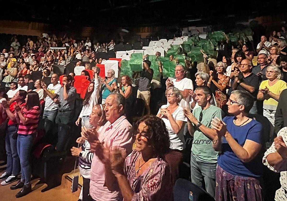 Imagen del teatro Víctor Jara en Vecindario.