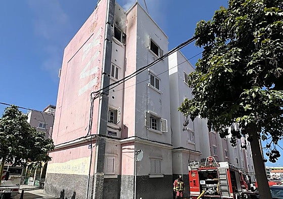 Imagen del inmueble afectado por el fuego, en el barrio de Schamann (Las Palmas de Gran Canaria).