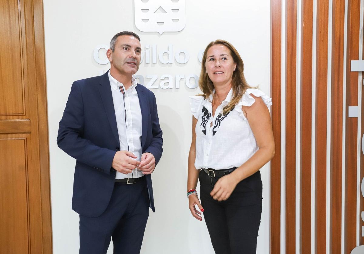 Los presidentes insulares Oswaldo Betancort y Lola García, de Lanzarote y Fuerteventura respectivamente.