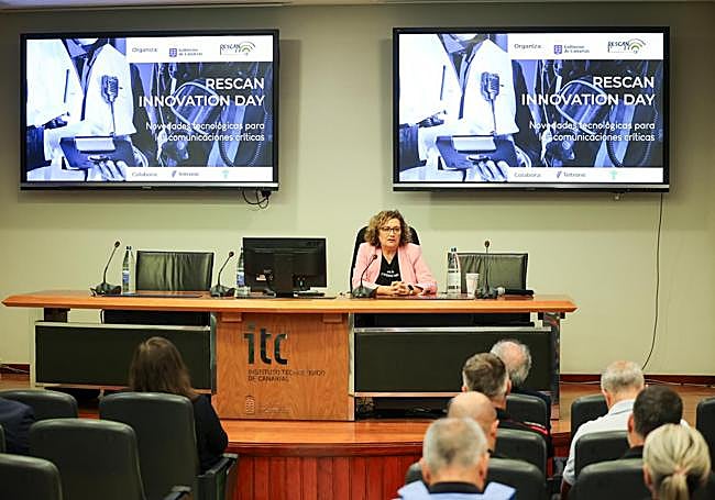 Guadalupe González, en el arranque de la jornada sobre innovación en la red de comunicaciones de emergencias.