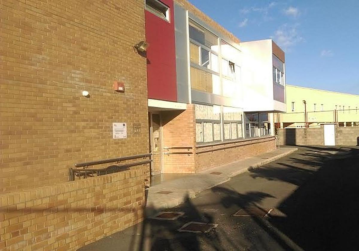 Fachada de la residencia de mayores de La Aldea de San Nicolás.