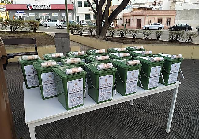 Pequeños contenedores que se entregarán a los primeros 100 inscritos.