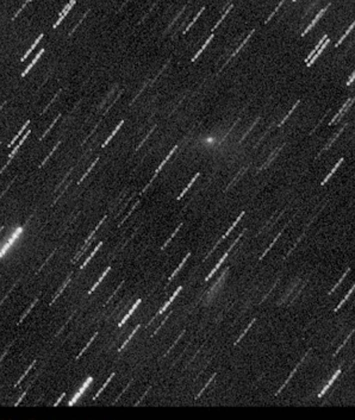Imagen secundaria 2 - El cometa Olbers (primero a la izquierda), el Tsuchinshan-Atlas (arriba a la derecha) y el 333P/Linear, los próximos cometas que se podrán observar este año.