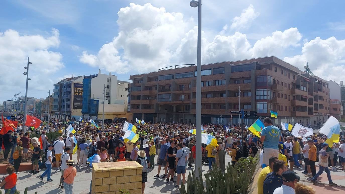 Las imágenes de la manifestación del 20A en toda Canarias