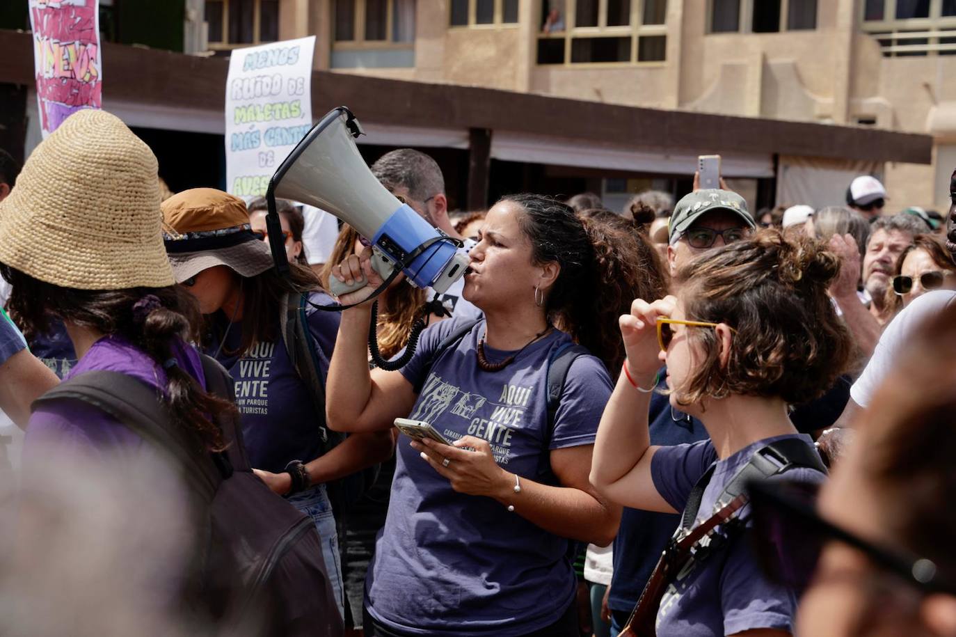 Las imágenes de la manifestación del 20A en toda Canarias
