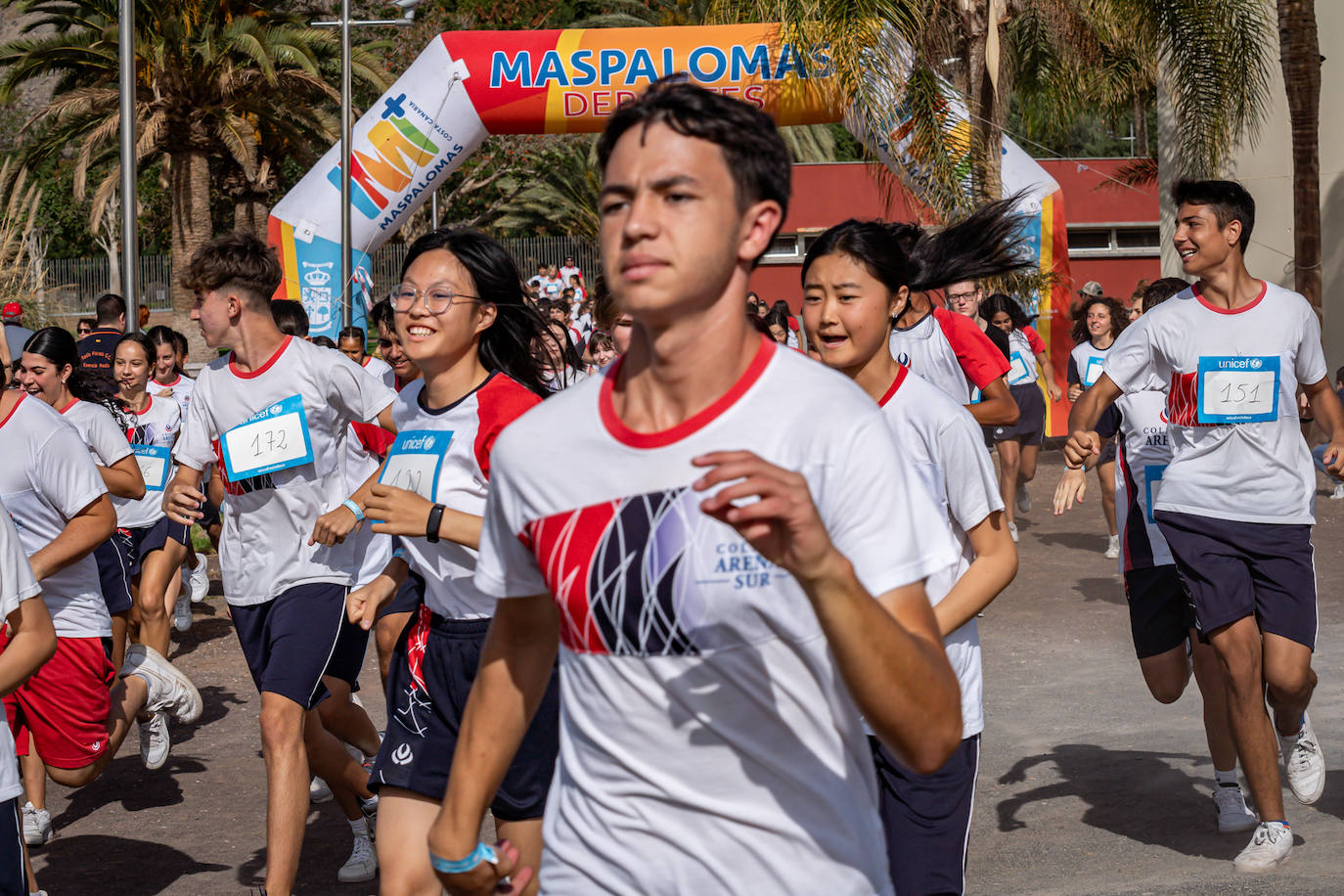 La XIII Carrera Solidaria, en imágenes