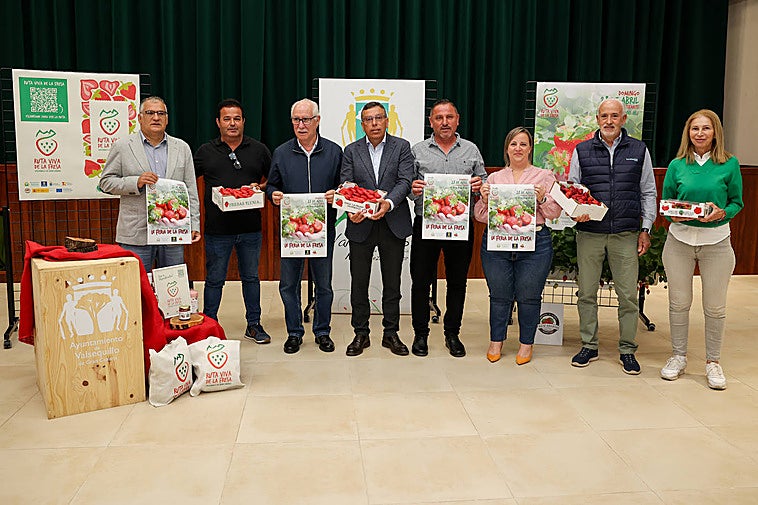 La presentación de la Feria de la Fresa se celebró en el teatro Cronista Oficial Jacinto Suárez Martel.
