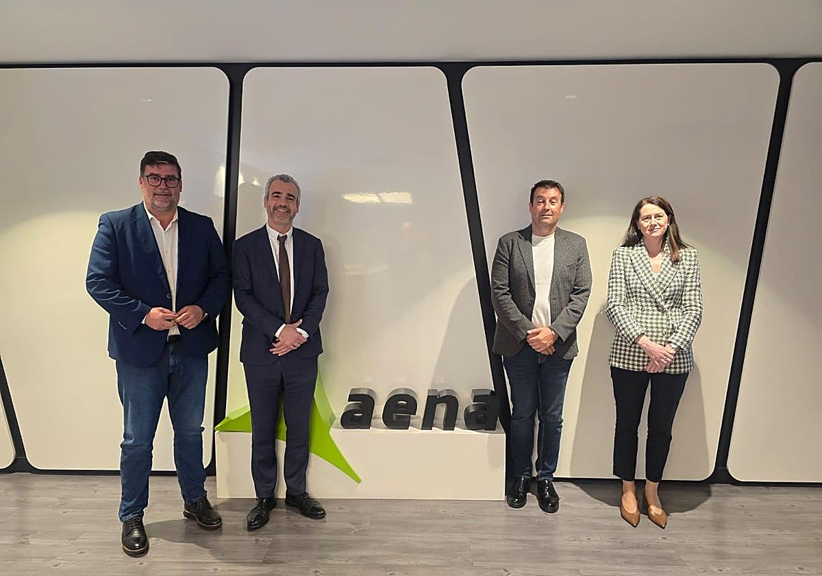 Encuentro en Madrid de representantes de Aena y de San Bartolomé.