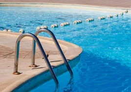 Crítico tras sufrir una caída en una piscina en Tías