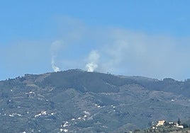 Las columnas de humo generadas por las quemas eran divisibles desde varios puntos de la isla.