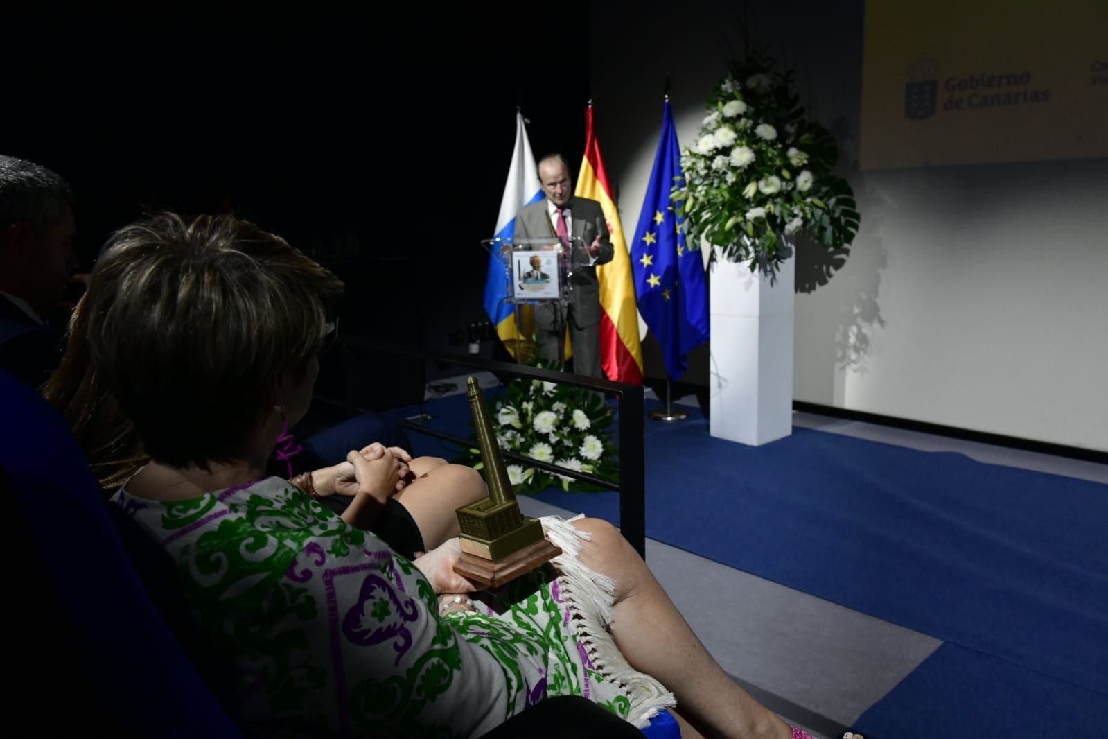 Reconocimientos bajo el sello de León y Castillo