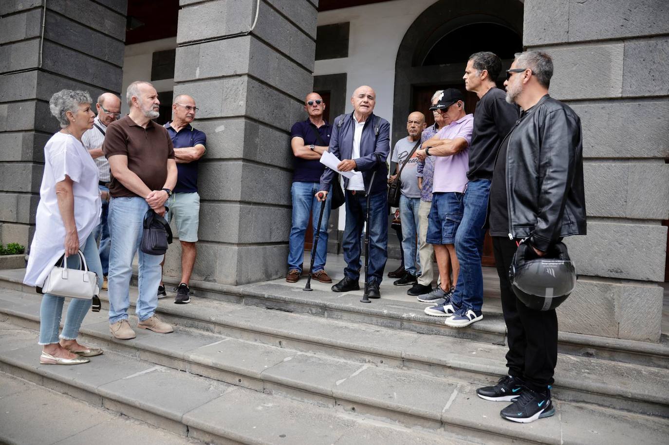 Concentración vecinos de La Isleta en Santa Ana