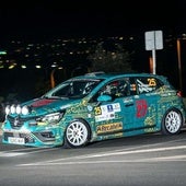 Manuel Hernández, piloto del Clio Trophy del Rally Islas Canarias, se prepara para la fiesta del motor que viene