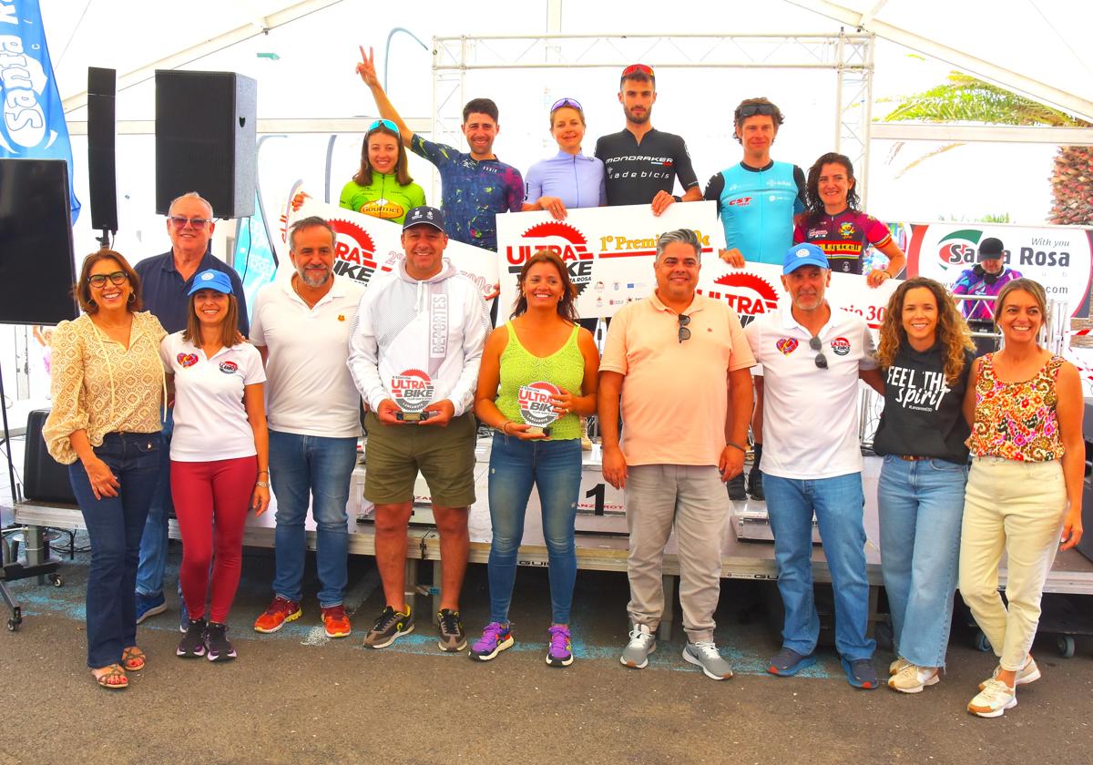 Foto de familia de la X Ultrabike Santa Rosa 2024.