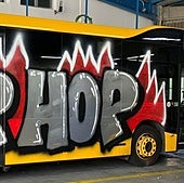 Tres detenidos por pintar un grafiti sobre una guagua