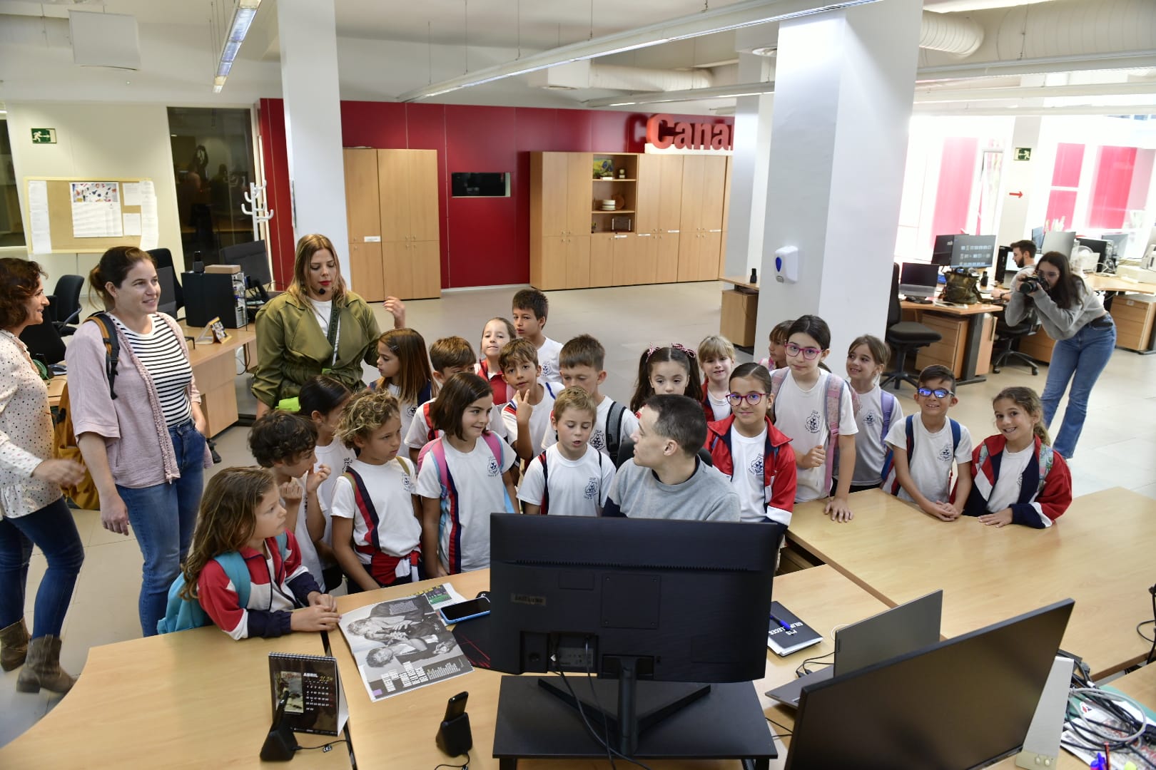 Las imágenes de la visita del CEIP Santa Bárbara a CANARIAS7