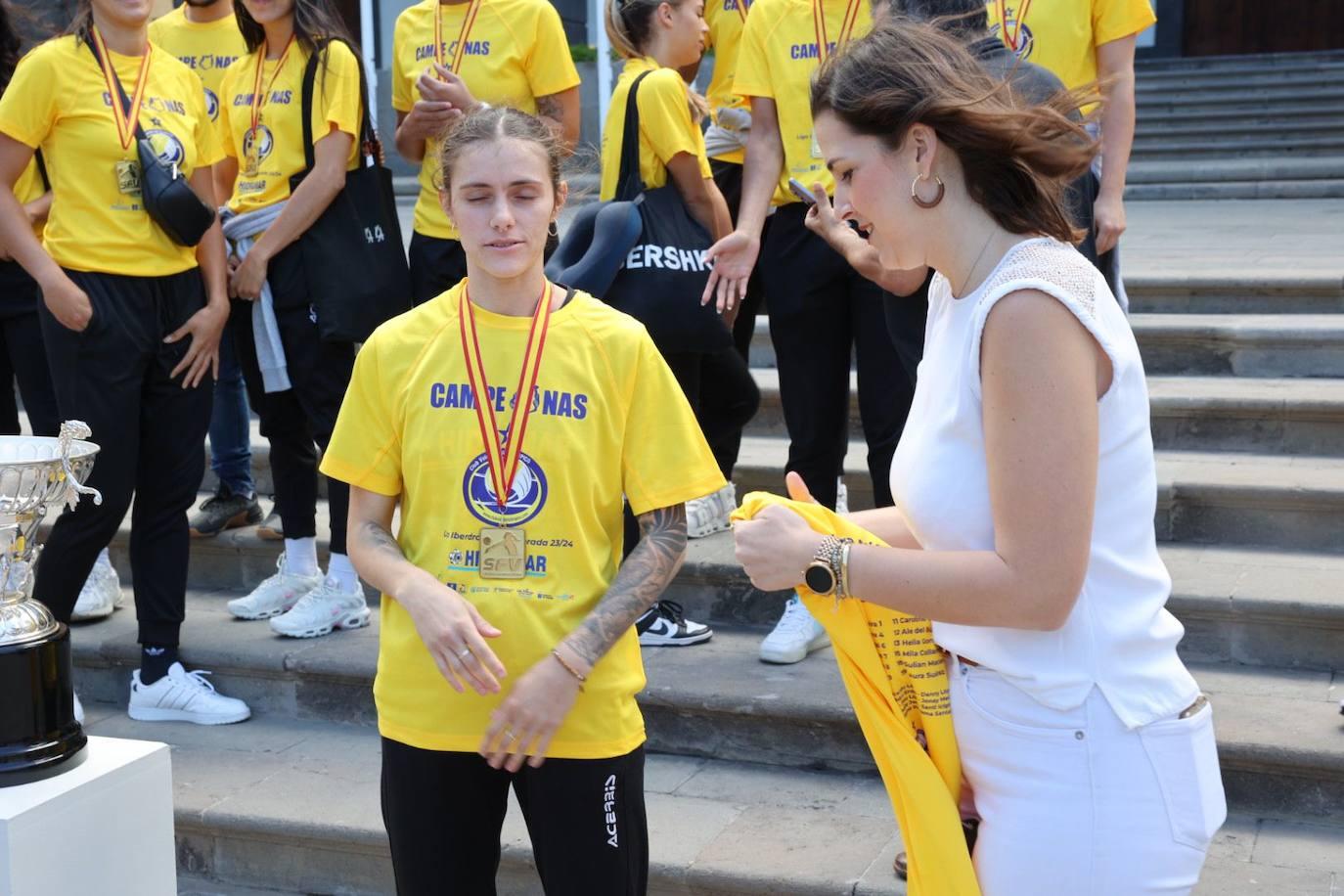 El Ayuntamiento de Las Palmas de Gran Canaria recibe al SF Hidramar