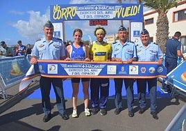 Los vencedores lucen sonrisas.