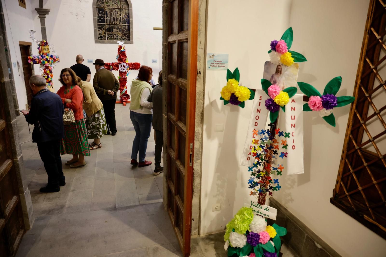 La inauguración de la Exposición de cruces, en imágenes