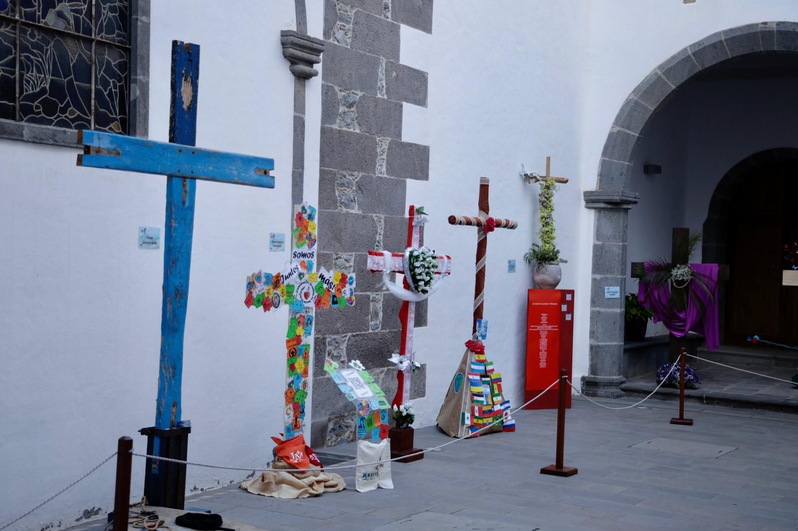 La inauguración de la Exposición de cruces, en imágenes