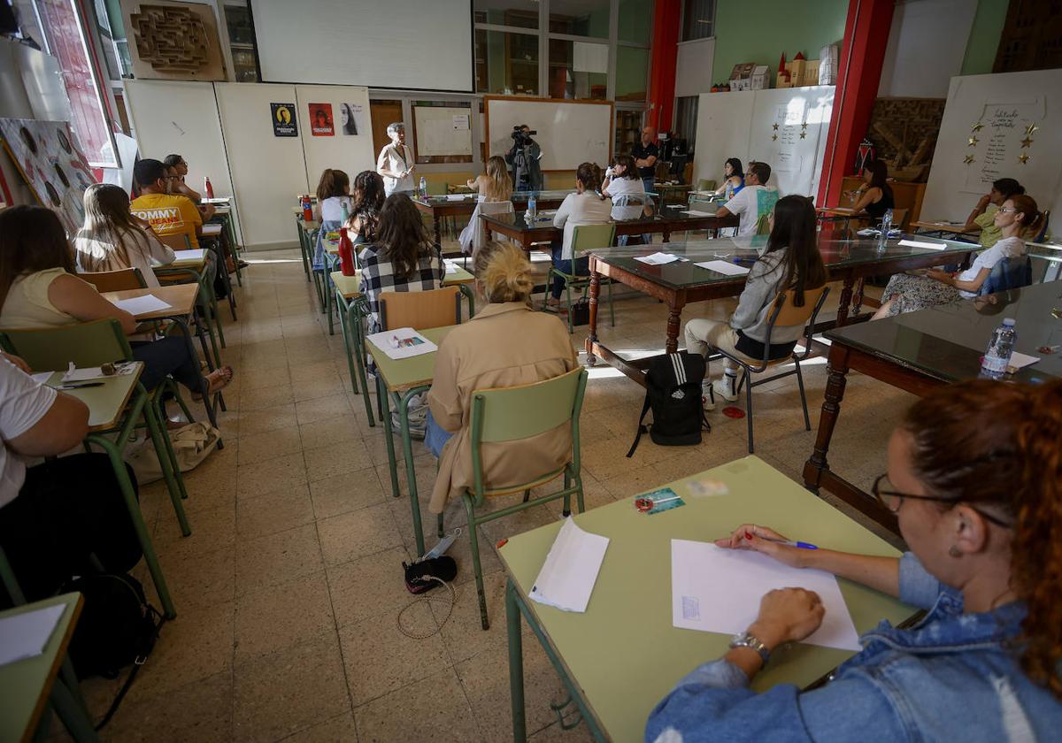 «Nefasto» concurso de méritos en Educación: «Hay que proteger a nuestros interinos»