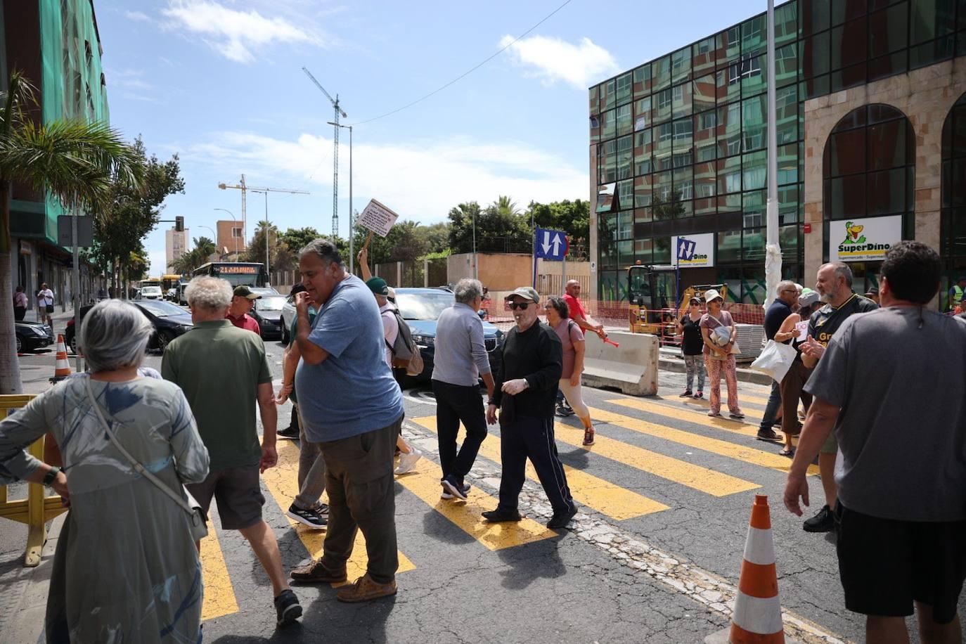 La protesta en La Isleta por la doble vía, en imágenes