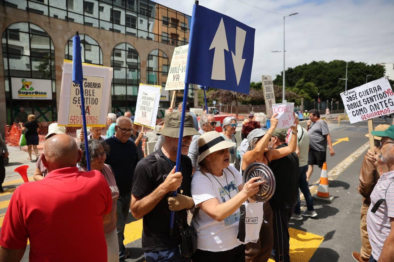 La protesta en La Isleta por la doble vía, en imágenes