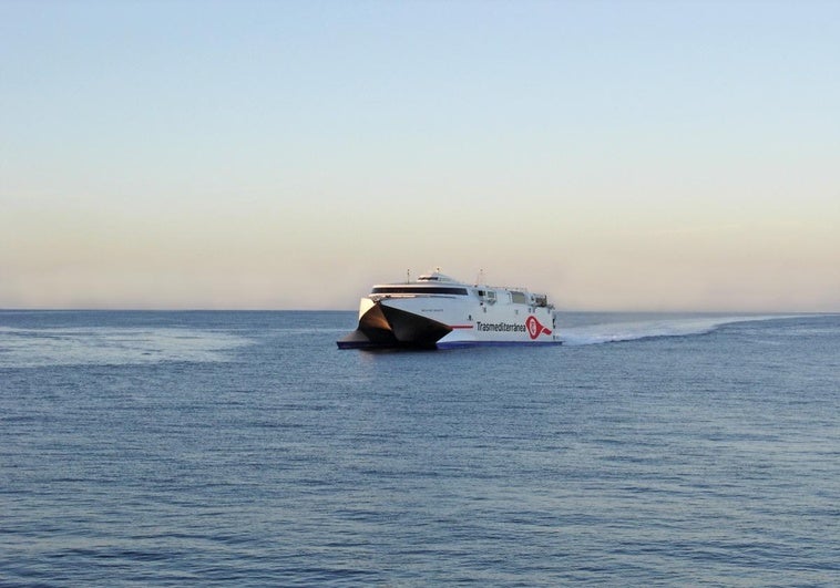 Fast ferry Villa de Agaete, que desde el lunes, 6 de mayo, enlaza las dos islas orientales.