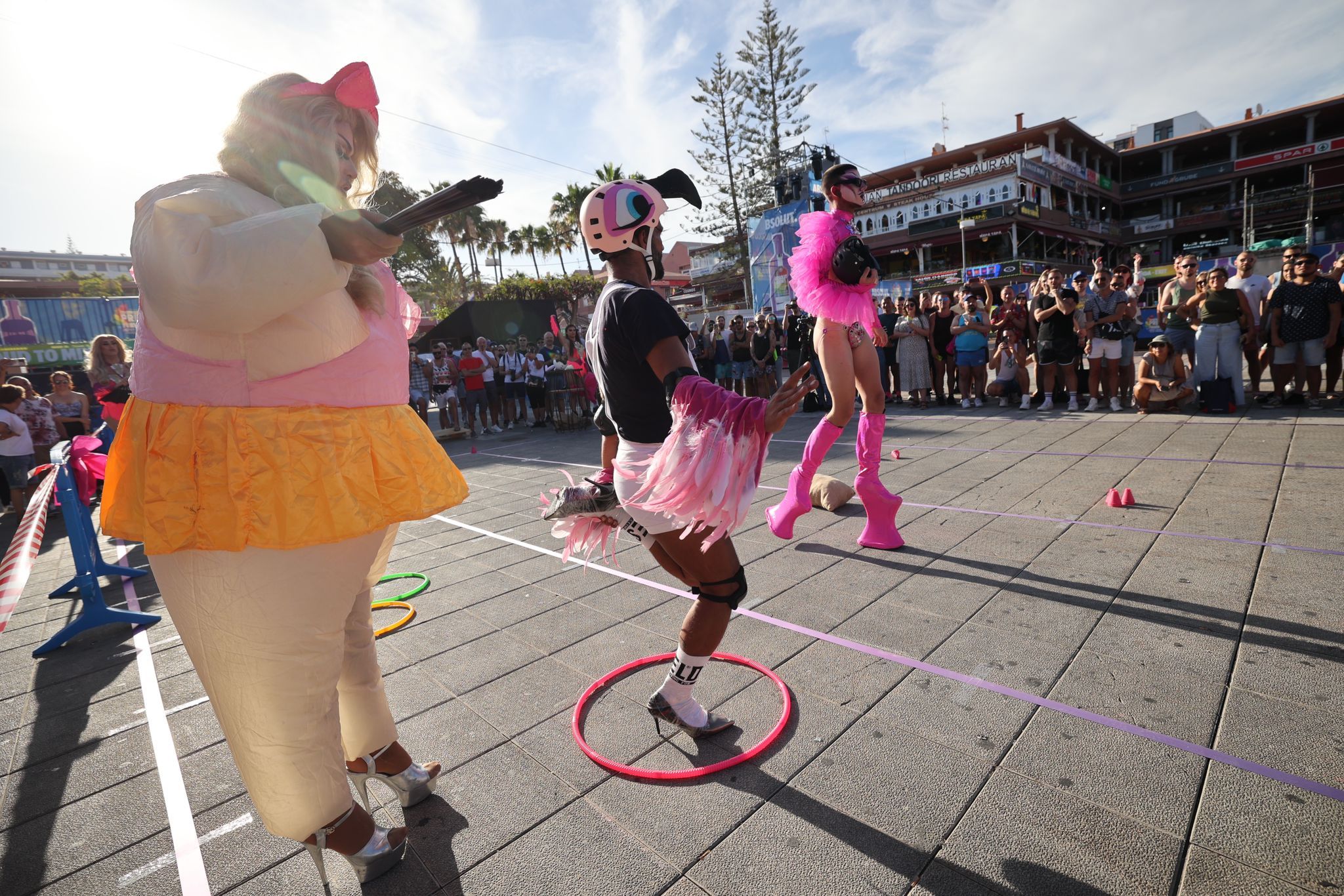 La carrera de tacones de Maspalomas Pride, en imágenes