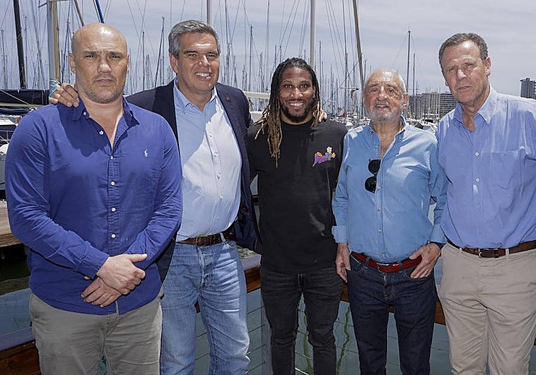 Juanmi Morales, Matías García, Andrew Albicy, Pepe Moriana y Juanra Marrero, en el encuentro que tuvo lugar el martes en El Embarcadero.