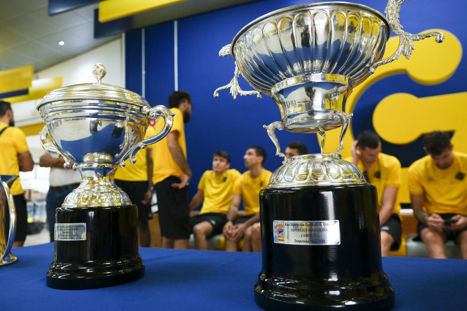El Guaguas, de amarillo por su casa