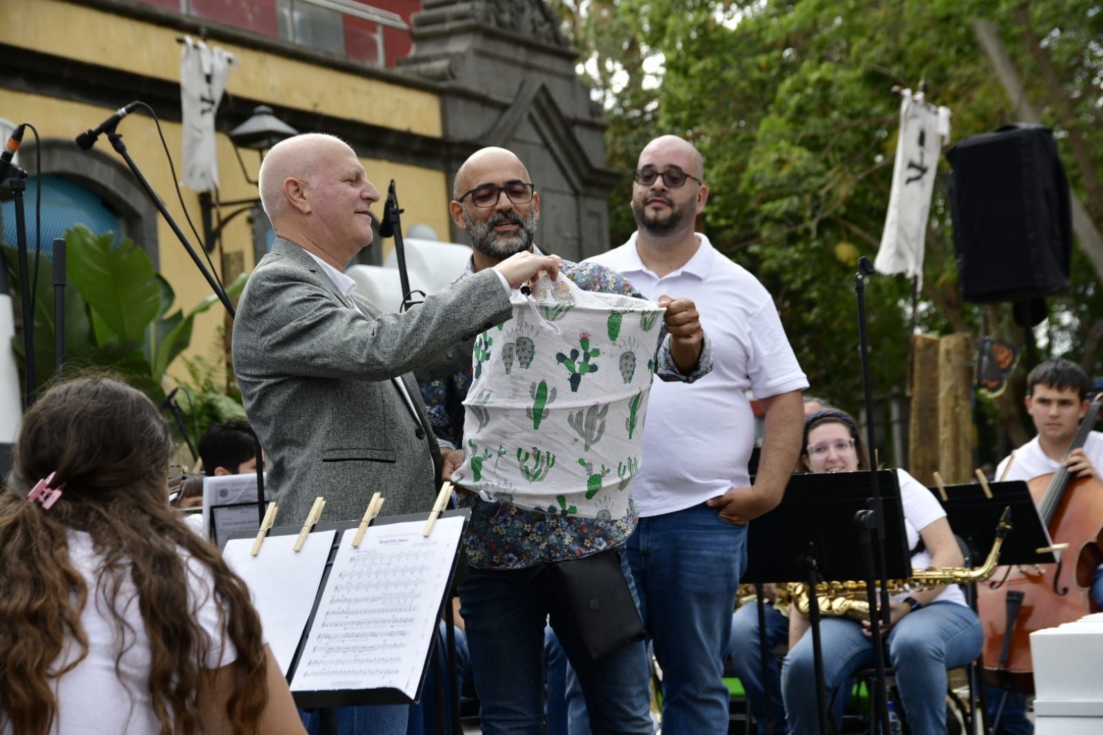 Arucas ya presume de piedra y flor