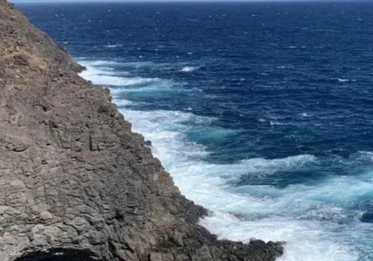 Zona rocosa en la costa de Teguise.