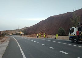 Trabajos de emergencia en el talud de San Isidro realizados el pasado 14 de abril.