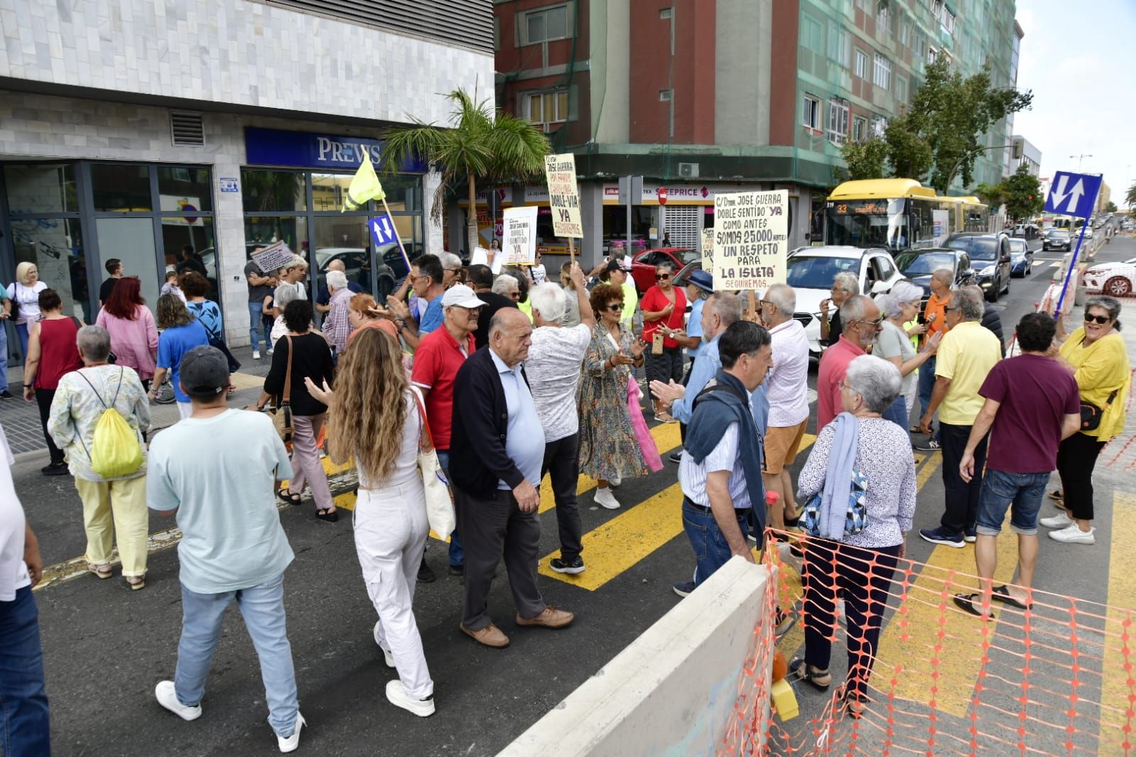La lucha por la doble vía de La Isleta salta a la tarde